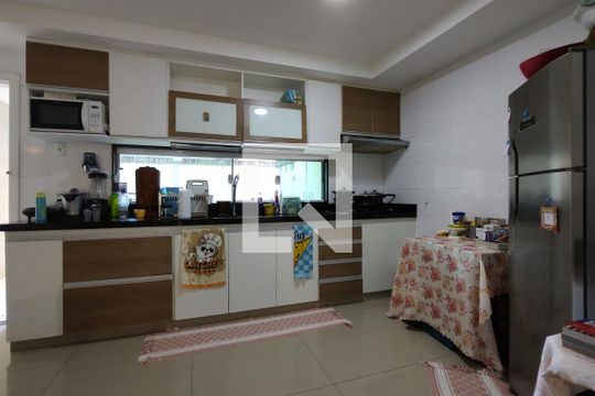 Cozinha - Armários de casa de condomínio à venda com 3 quartos, 112m² em Anil, Rio de Janeiro