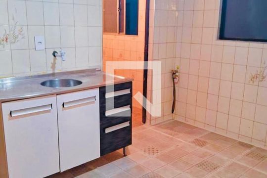 Cozinha de apartamento à venda com 2 quartos, 58m² em Vila Sabrina, São Paulo
