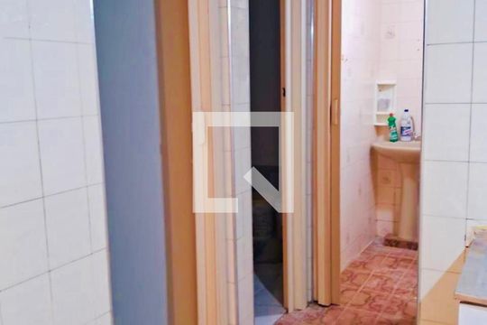 Corredor de apartamento à venda com 2 quartos, 58m² em Vila Sabrina, São Paulo