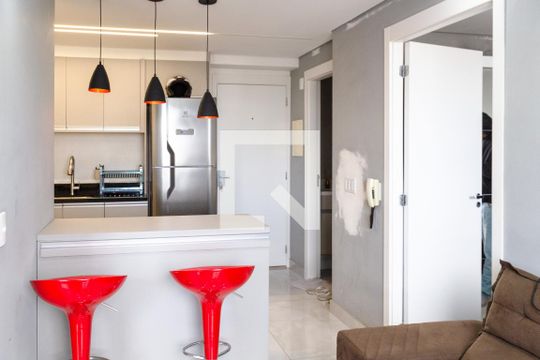 Sala de apartamento para alugar com 2 quartos, 36m² em Vila das Bandeiras, Guarulhos