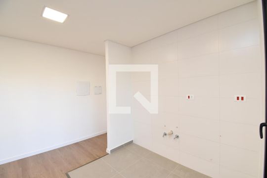 Sala e Cozinha de apartamento para alugar com 2 quartos, 52m² em Alto da Xv, Curitiba
