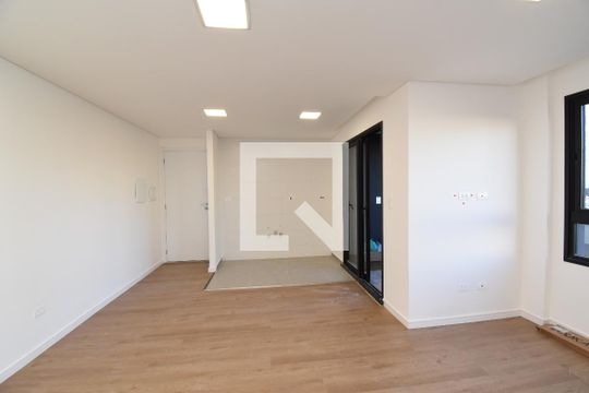 Sala e Cozinha de apartamento para alugar com 2 quartos, 52m² em Alto da Xv, Curitiba
