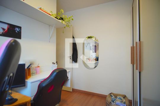 Quarto 2 de apartamento para alugar com 2 quartos, 51m² em Santa Fé, Porto Alegre