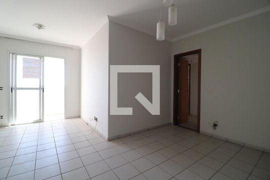Sala de apartamento para alugar com 3 quartos, 83m² em Osvaldo Rezende, Uberlândia