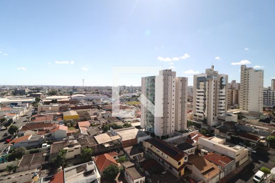 Quarto 1 de apartamento para alugar com 3 quartos, 83m² em Osvaldo Rezende, Uberlândia