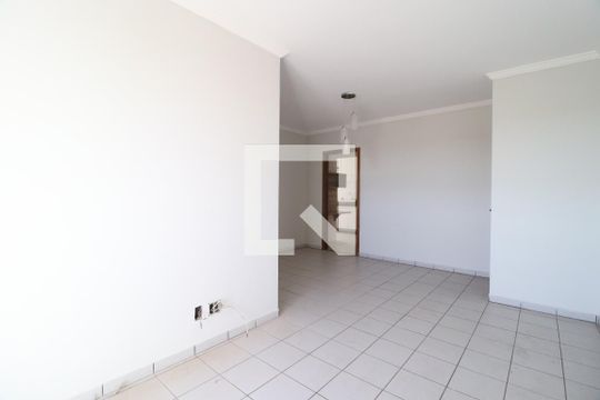 Sala de apartamento para alugar com 3 quartos, 83m² em Osvaldo Rezende, Uberlândia