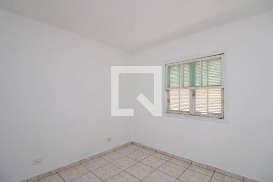Quarto de casa para alugar com 1 quarto, 85m² em Jardim Ouro Preto, Taboão da Serra