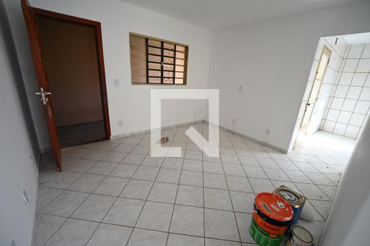 Sala de casa à venda com 3 quartos, 250m² em Res. Araguaia, Goiânia