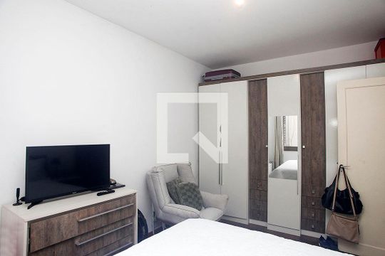 Quarto de kitnet/studio à venda com 1 quarto, 45m² em Azenha, Porto Alegre