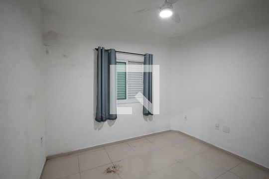 Quarto Suíte de casa para alugar com 2 quartos, 112m² em Vila Scarpelli, Santo André