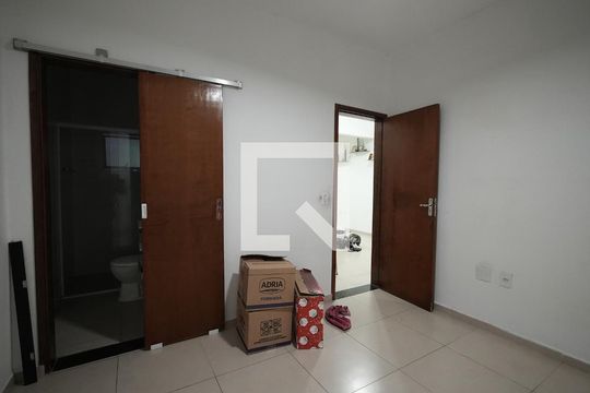 Quarto Suíte de casa para alugar com 2 quartos, 112m² em Vila Scarpelli, Santo André