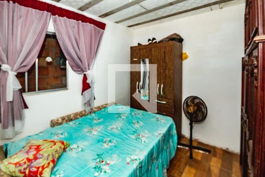 Quarto de casa à venda com 3 quartos, 80m² em Trevo, Belo Horizonte