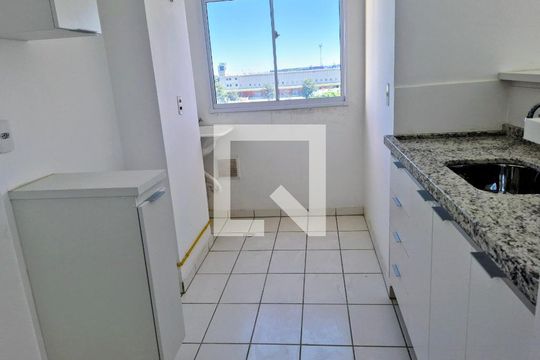 Cozinha de apartamento para alugar com 2 quartos, 55m² em Jardim do Lago II, Campinas