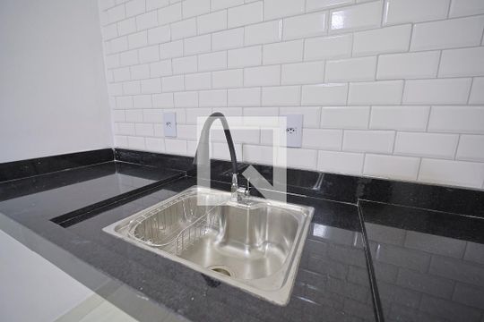 Cozinha e Área de Serviço de kitnet/studio à venda com 1 quarto, 17m² em Vila Esperança, São Paulo