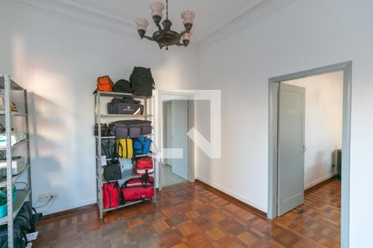 Casa à venda com 2 quartos, 300m² em Floresta, Belo Horizonte