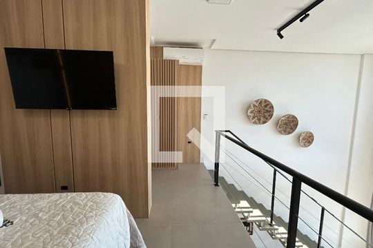 Suíte de apartamento para alugar com 1 quarto, 57m² em Barra da Lagoa, Florianópolis