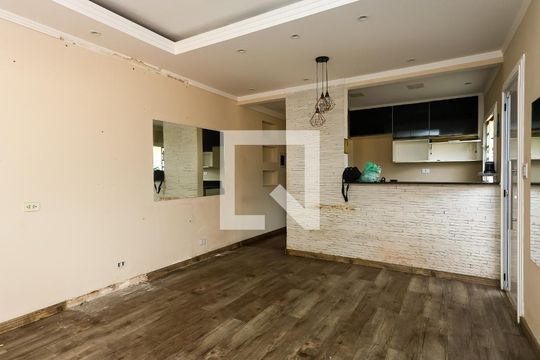 Casa para alugar com 3 quartos, 108m² em Vila Pirajussara, São Paulo