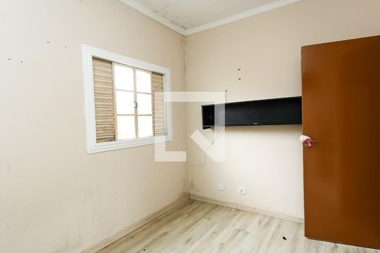 Casa para alugar com 3 quartos, 108m² em Vila Pirajussara, São Paulo