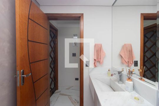Lavabo de casa para alugar com 4 quartos, 300m² em Vila Nova Mazzei, São Paulo