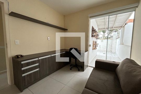 Quarto 1 de casa para alugar com 3 quartos, 138m² em Rio Tavares Central, Florianópolis