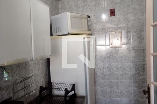 Banheiro de apartamento para alugar com 1 quarto, 38m² em Taquara, Rio de Janeiro