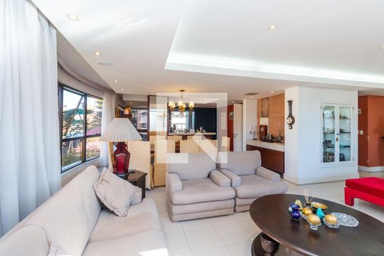 Sala de apartamento à venda com 3 quartos, 201m² em Bela Vista, Porto Alegre