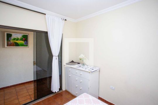 Quarto 1 de casa à venda com 6 quartos, 300m² em Taboão, Diadema