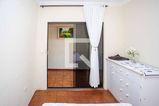 Quarto 1 de casa à venda com 6 quartos, 300m² em Taboão, Diadema