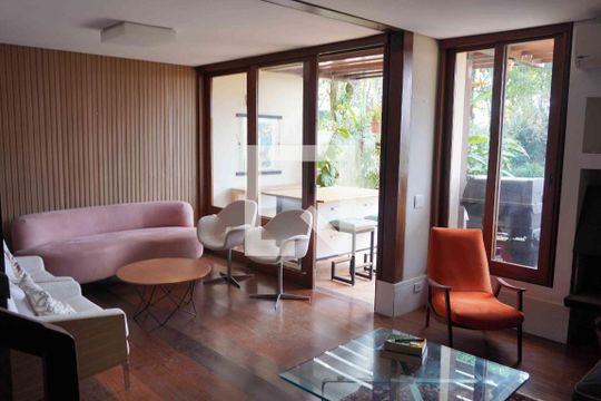 Sala de Estar de casa de condomínio para alugar com 3 quartos, 180m² em Centro de Apoio I (alphaville), Santana de Parnaíba