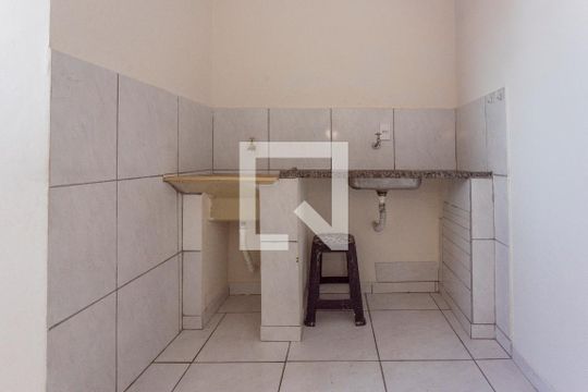 Cozinha de casa para alugar com 1 quarto, 31m² em Campininha, São Paulo
