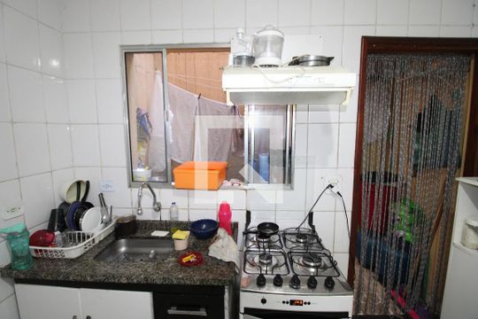 Cozinha de apartamento à venda com 2 quartos, 65m² em Vila Taquari, São Paulo