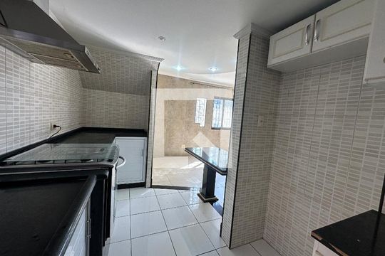 Cozinha de casa para alugar com 3 quartos, 94m² em Esplanada dos Barreiros, São Vicente