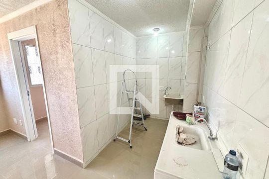 Cozinha de apartamento para alugar com 2 quartos, 34m² em Vila Silvia, São Paulo