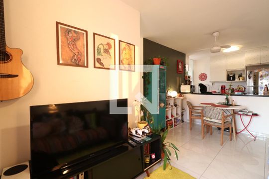 Sala de apartamento à venda com 3 quartos, 70m² em Lapa, São Paulo