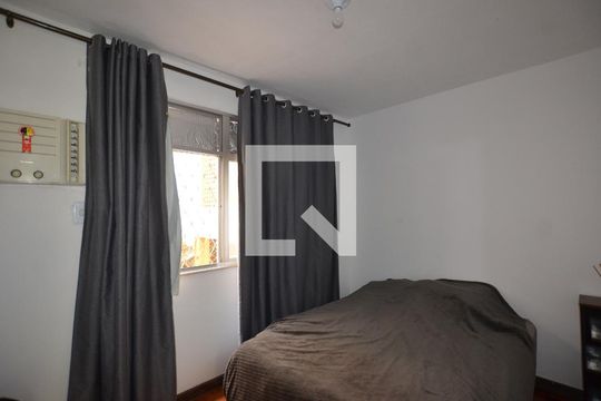 Quarto 1 de apartamento para alugar com 2 quartos, 56m² em Praça Seca, Rio de Janeiro