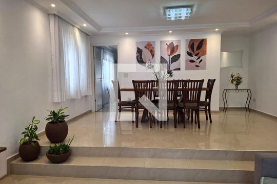 Casa à venda com 4 quartos, 212m² em Portão, Curitiba