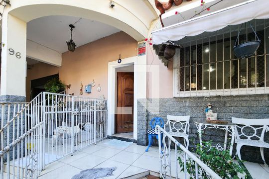 Varanda  de casa à venda com 7 quartos, 236m² em Grajaú, Rio de Janeiro