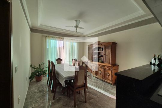Sala de casa para alugar com 3 quartos, 250m² em Parque Via Norte, Campinas