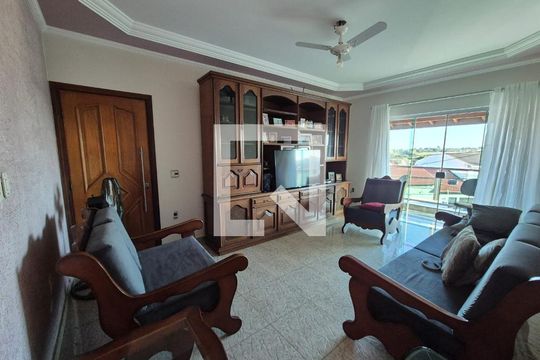 Sala de casa para alugar com 3 quartos, 250m² em Parque Via Norte, Campinas