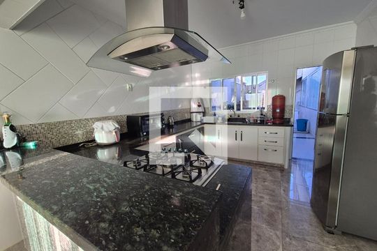 Cozinha de casa para alugar com 3 quartos, 250m² em Parque Via Norte, Campinas