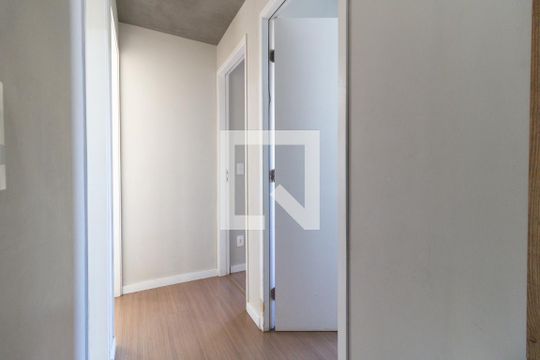 Corredor de apartamento para alugar com 3 quartos, 63m² em Vila Moraes, São Paulo