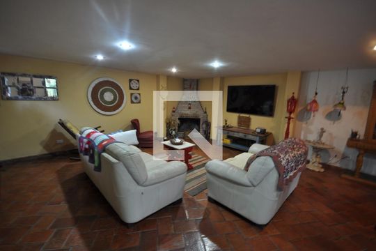 Sala de casa para alugar com 2 quartos, 430m² em Vila Amélia, São Paulo