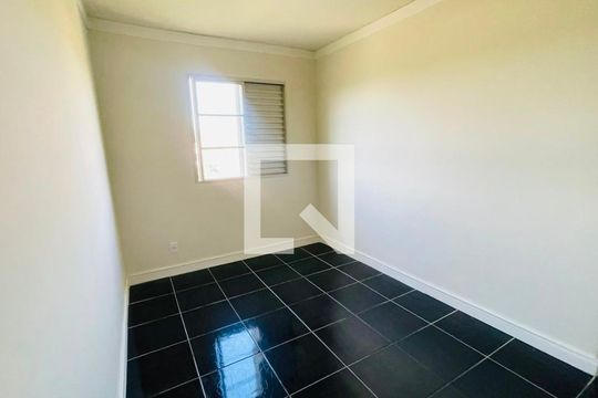 Quarto 2 de apartamento para alugar com 2 quartos, 54m² em Jardim Arco-iris, Cotia