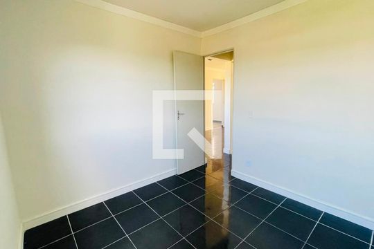 Quarto 1 de apartamento para alugar com 2 quartos, 54m² em Jardim Arco-iris, Cotia