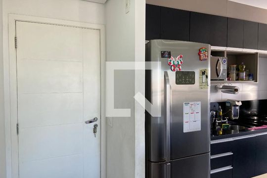 Sala de apartamento à venda com 2 quartos, 54m² em Vila Osasco, Osasco