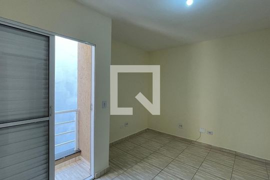 Suíte  de casa de condomínio para alugar com 3 quartos, 102m² em Vila Granada, São Paulo