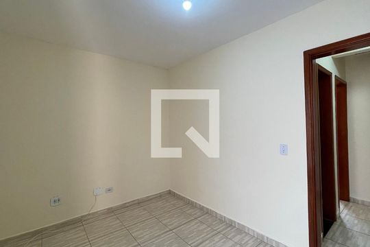 Suíte  de casa de condomínio para alugar com 3 quartos, 102m² em Vila Granada, São Paulo