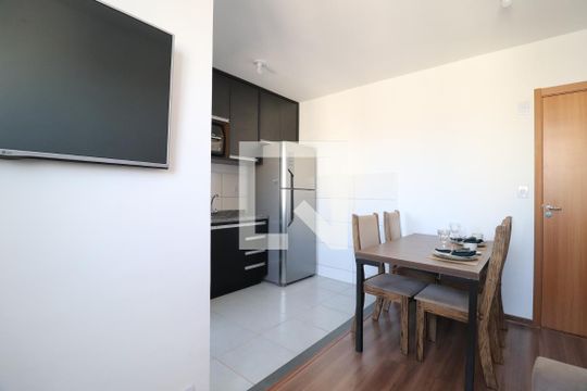 Apartamento para alugar com 2 quartos, 45m² em Jardim Inconfidencia, Uberlândia