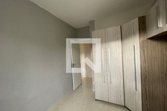 Quarto 2 de apartamento para alugar com 2 quartos, 47m² em Petrópolis, Cotia