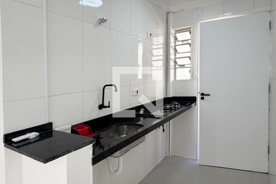 Cozinha de kitnet/studio para alugar com 1 quarto, 25m² em José Menino, Santos